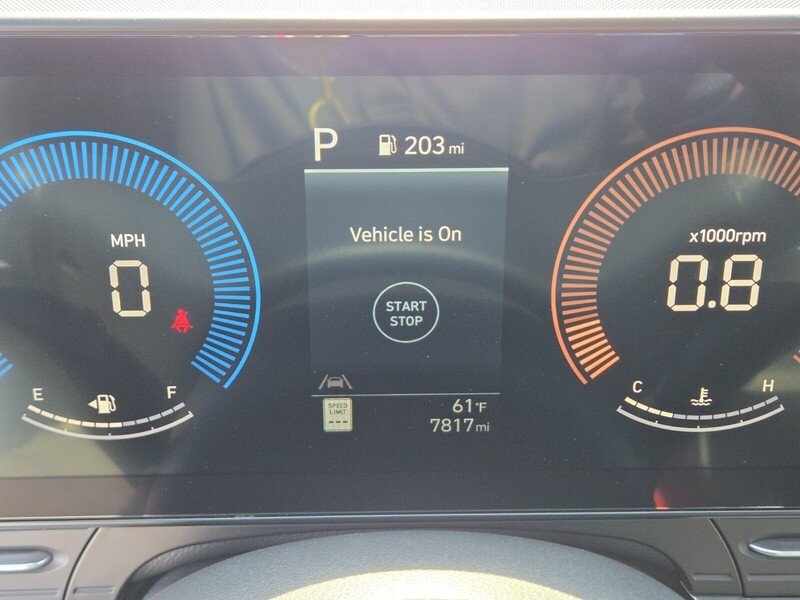 Used 2025 White HYUNDAI SEL FWD image 24