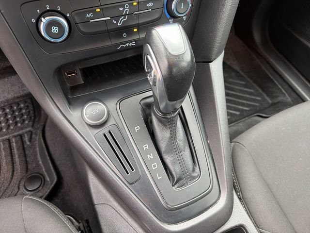 Used 2016  Ford SE image 21