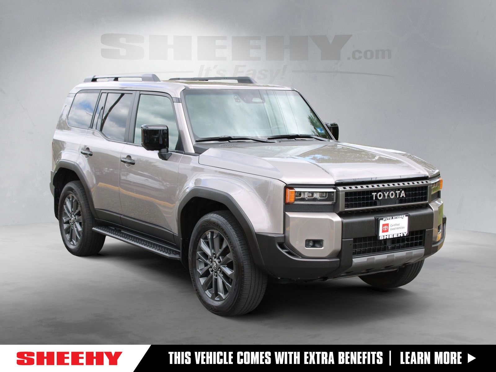 Used 2025  Toyota Base image 1