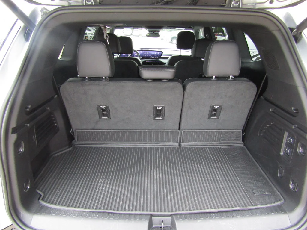 Used 2025 Moonstone Gray Metallic Buick Sport Touring image 39