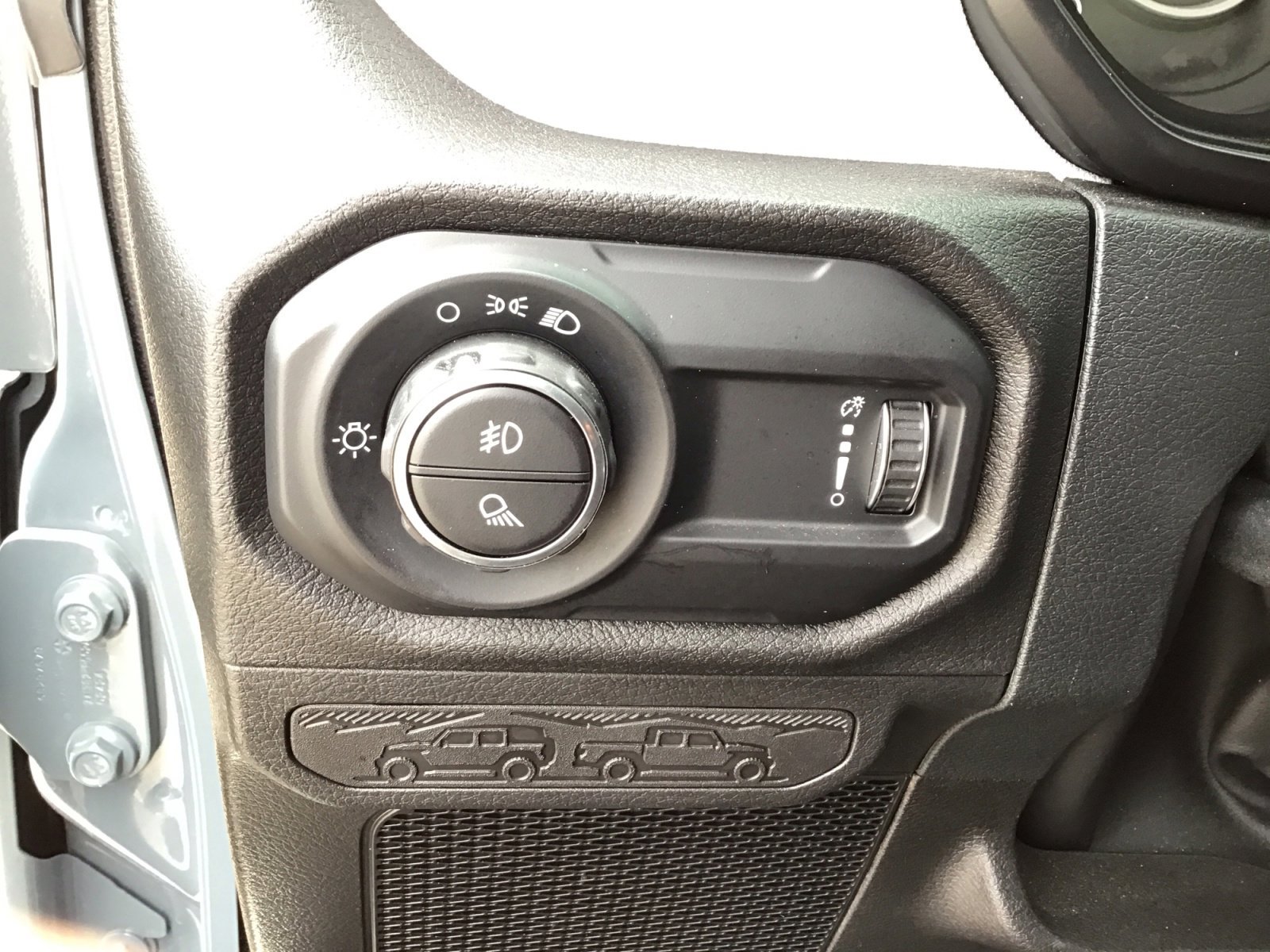 Used 2025 Anvil Clearcoat Jeep Sport image 24