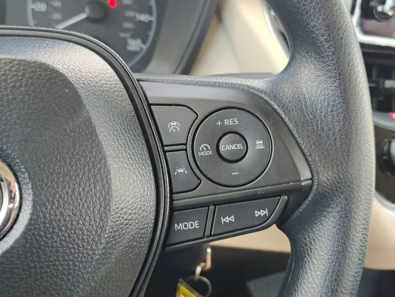 Used 2025  Toyota LE image 13