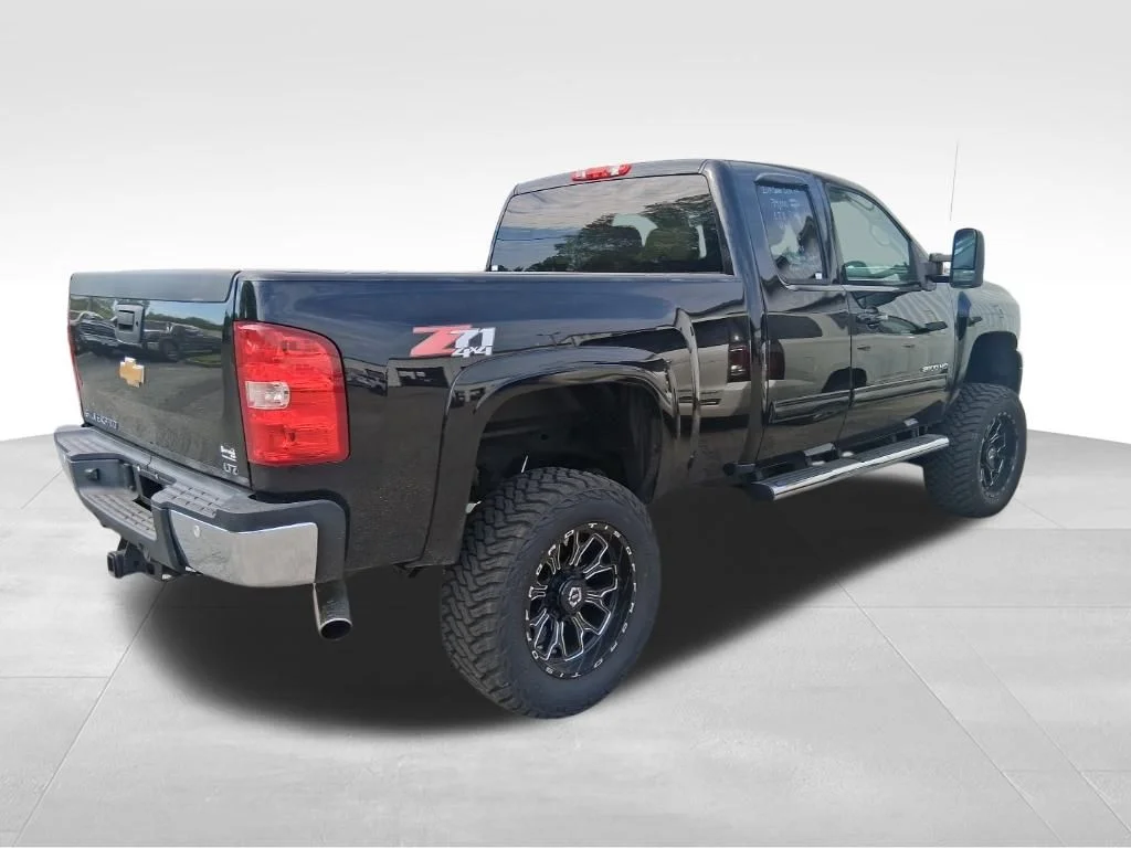 Used 2013 Black Chevrolet LTZ image 4