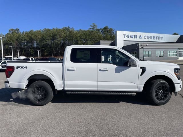 New 2026 Oxford White Ford XLT image 2