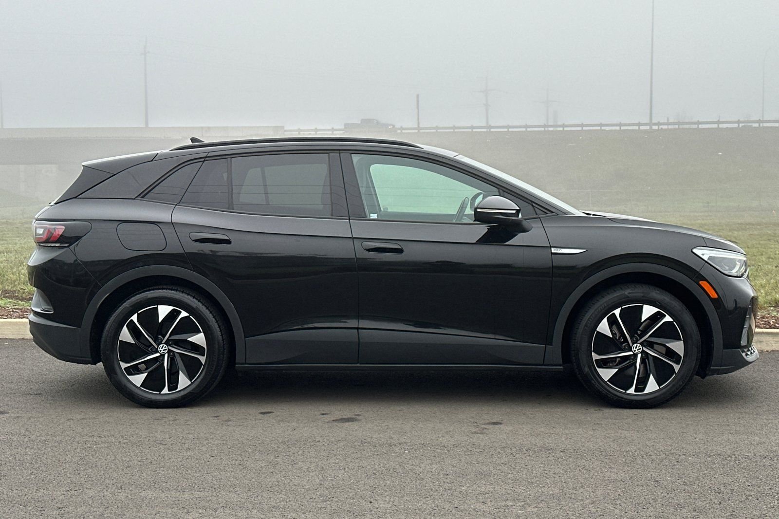 Used 2021 Volkswagen ID.4 PRO with VIN WVGRMPE25MP031669 for sale in Eugene, OR