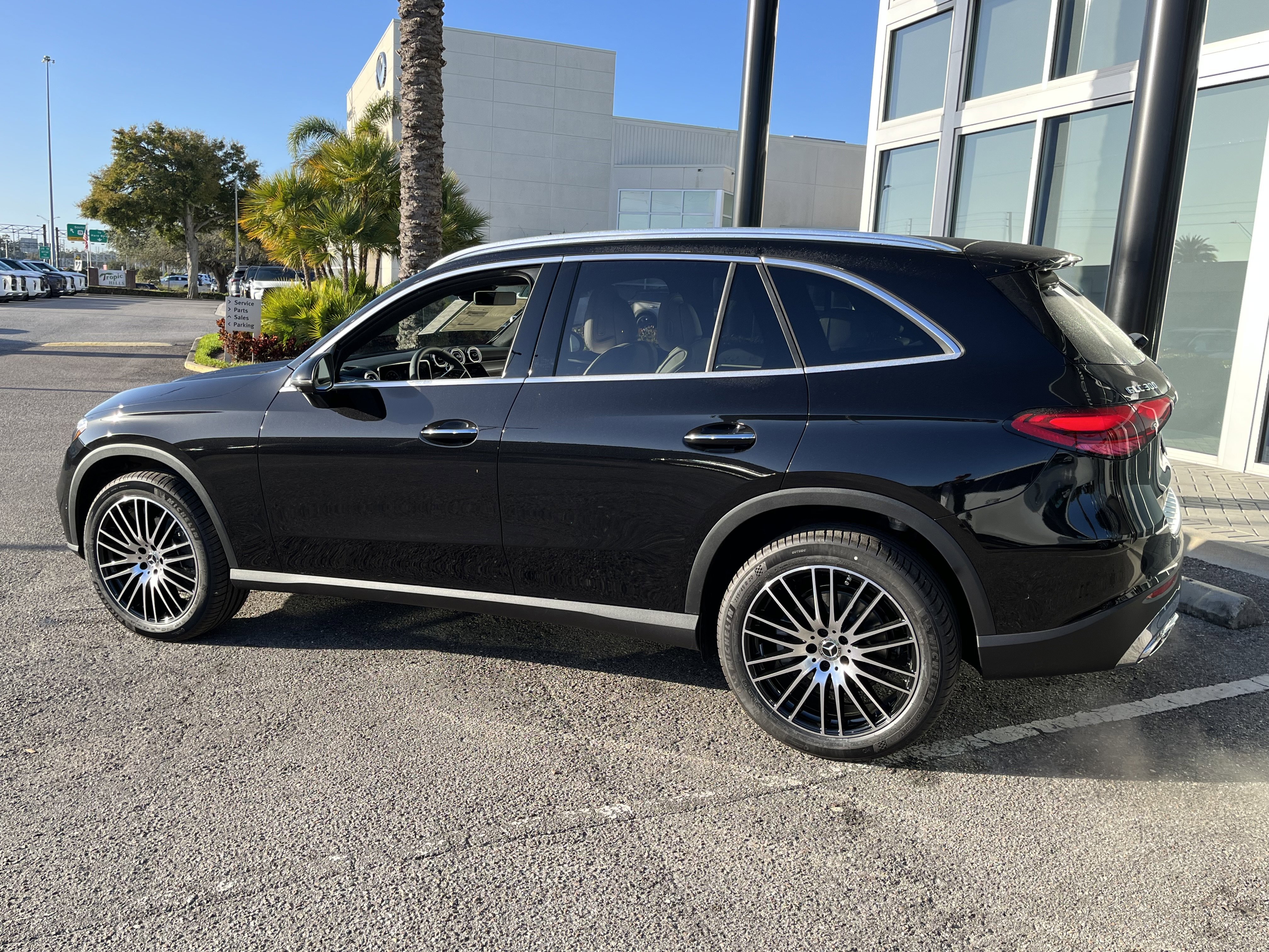 New 2026 Obsidian Black Metallic Mercedes-Benz GLC 300 image 33