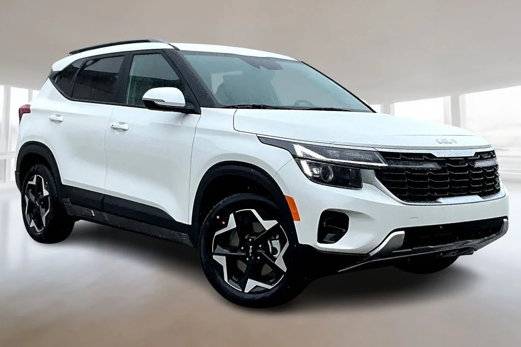 New 2026 Snow White Pearl Kia S image 2