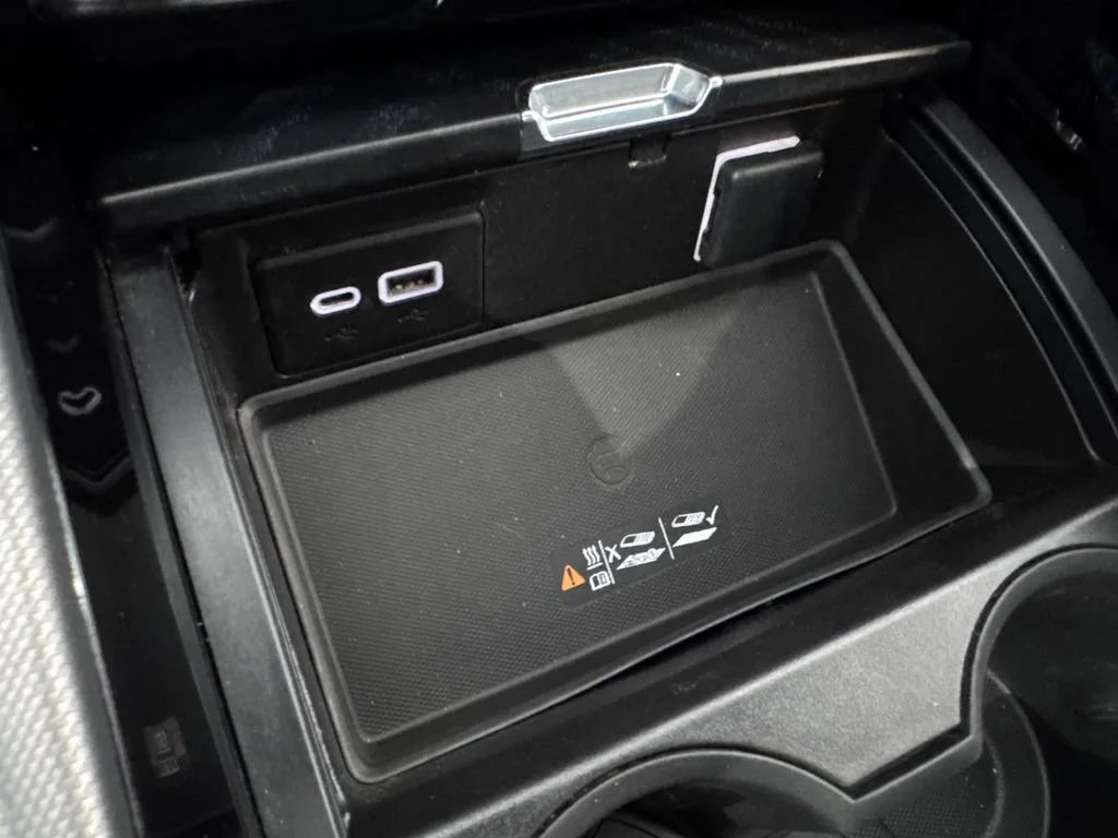Used 2022 Onyx Black GMC Denali image 27