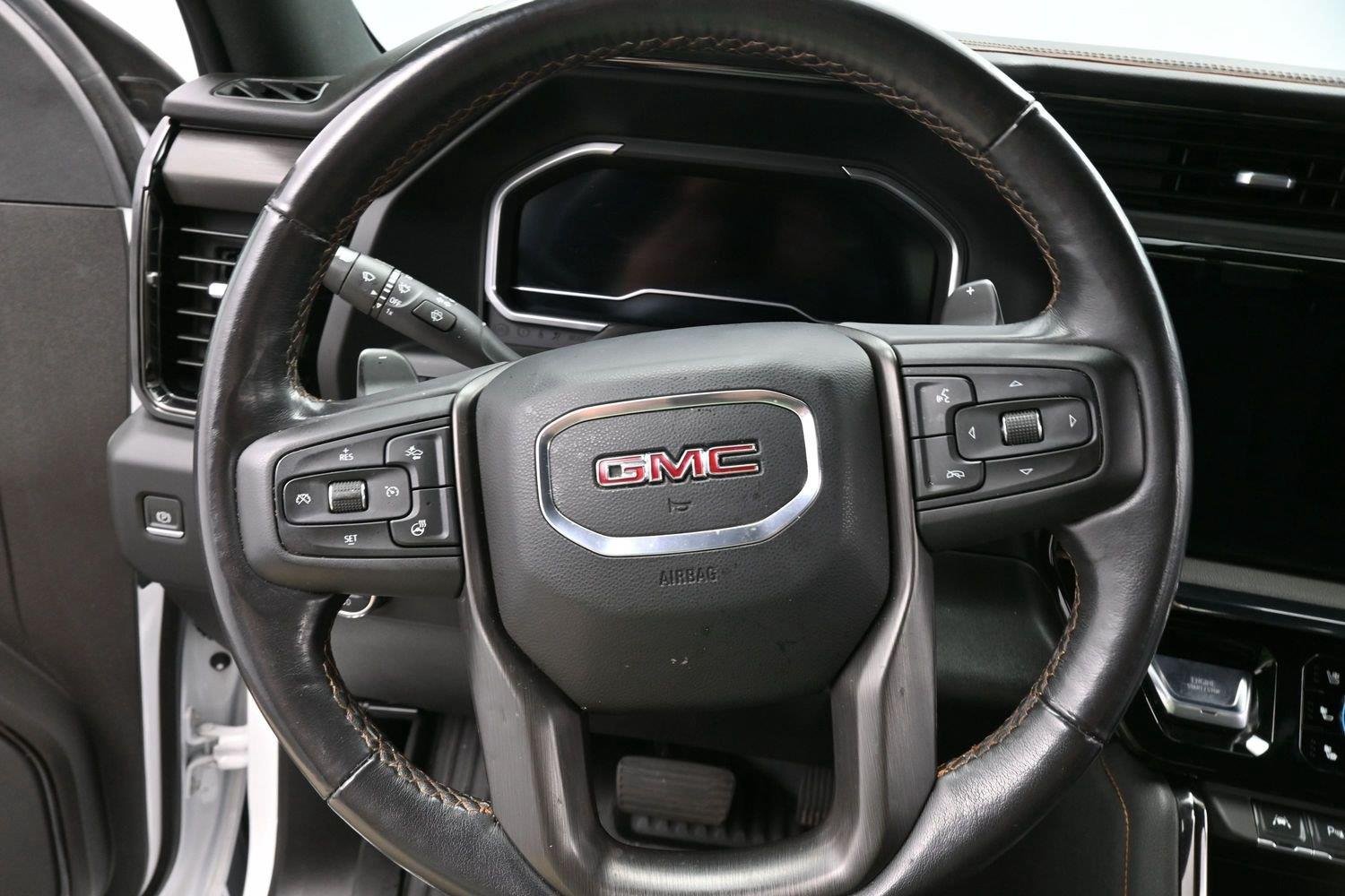 Used 2023 SUMMIT WHITE GMC AT4 image 16
