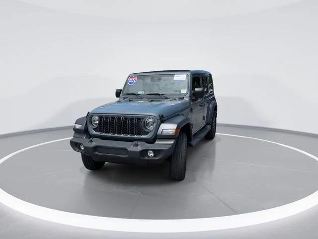 Used 2024 Gray Jeep Sport S image 3