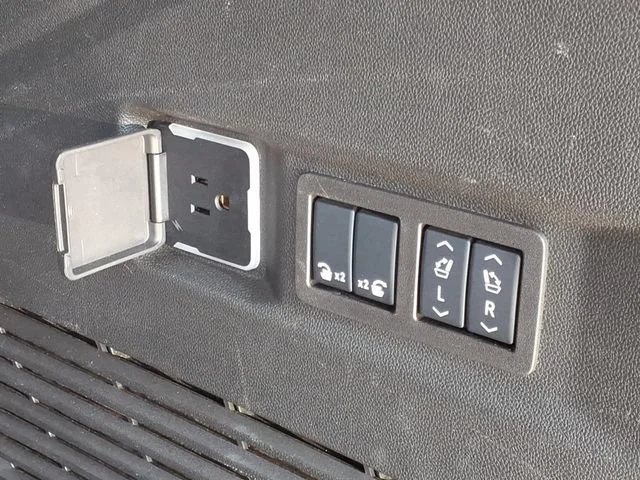Used 2025 Sterling Gray Metallic Chevrolet Premier image 6