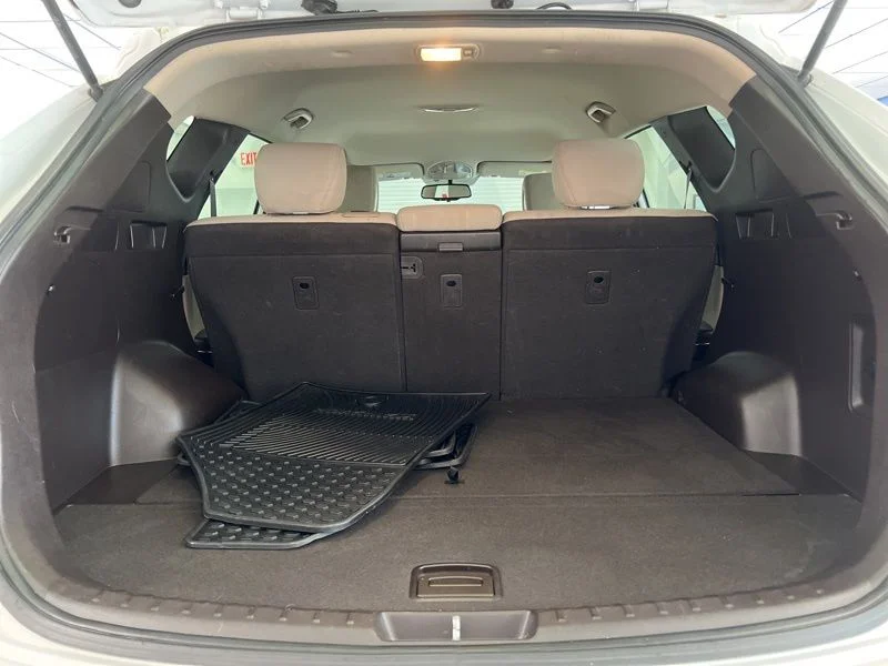 Used 2017 White Hyundai 2.4 Base image 8