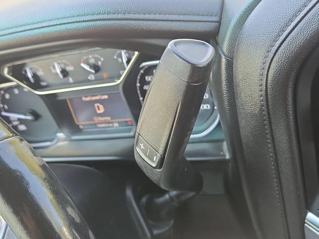 Used 2021 Gray GMC SLE image 35
