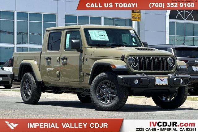 2026 Jeep Gladiator Sport S Auto's photo