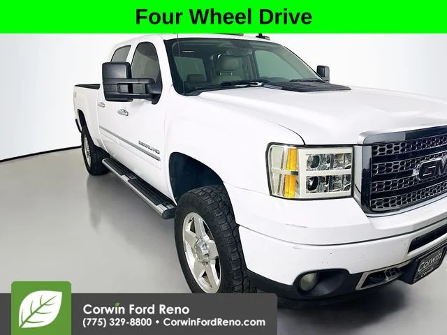 2012 GMC Sierra 4WD Crew Cab Standard Box's photo