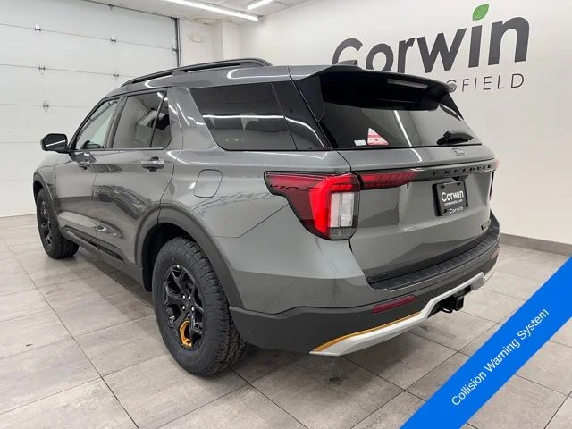 New 2026 Carbonized Gray Metallic Ford Tremor® image 3