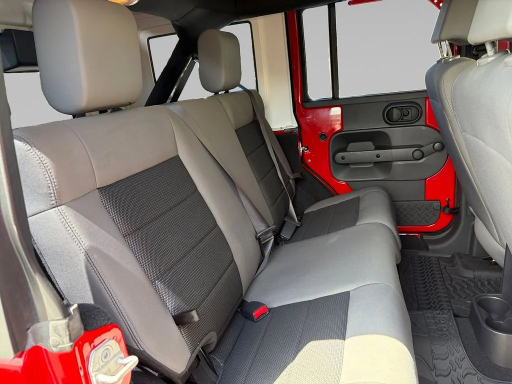 Used 2009 Red Jeep Unlimited X image 16