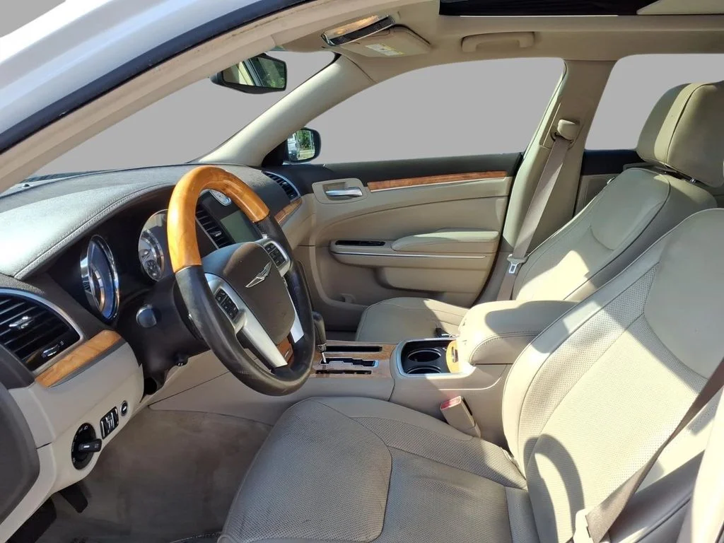 Used 2012 White Chrysler C image 8