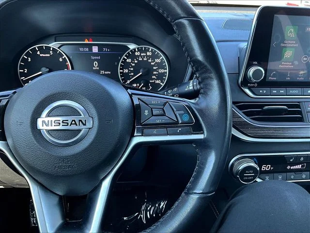 Used 2020 Black Nissan 2.5 SL image 13