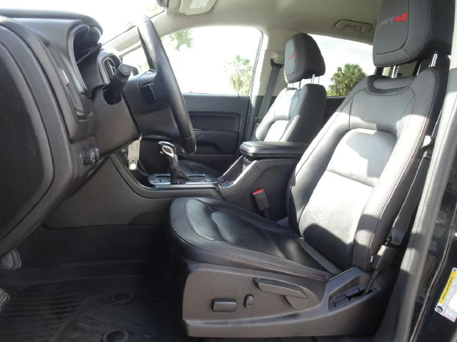 Used 2022 Onyx Black GMC AT4 w/Leather image 7