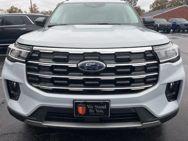 New 2026 Space White Metallic Ford Active image 35