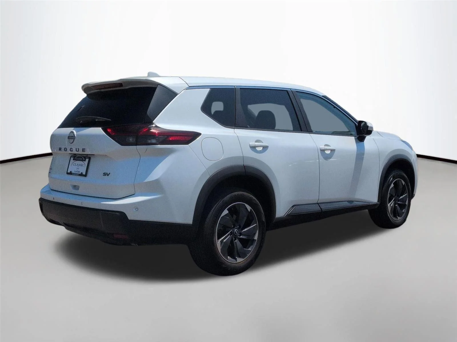 Used 2024 Everest White Pearl Nissan SV image 5