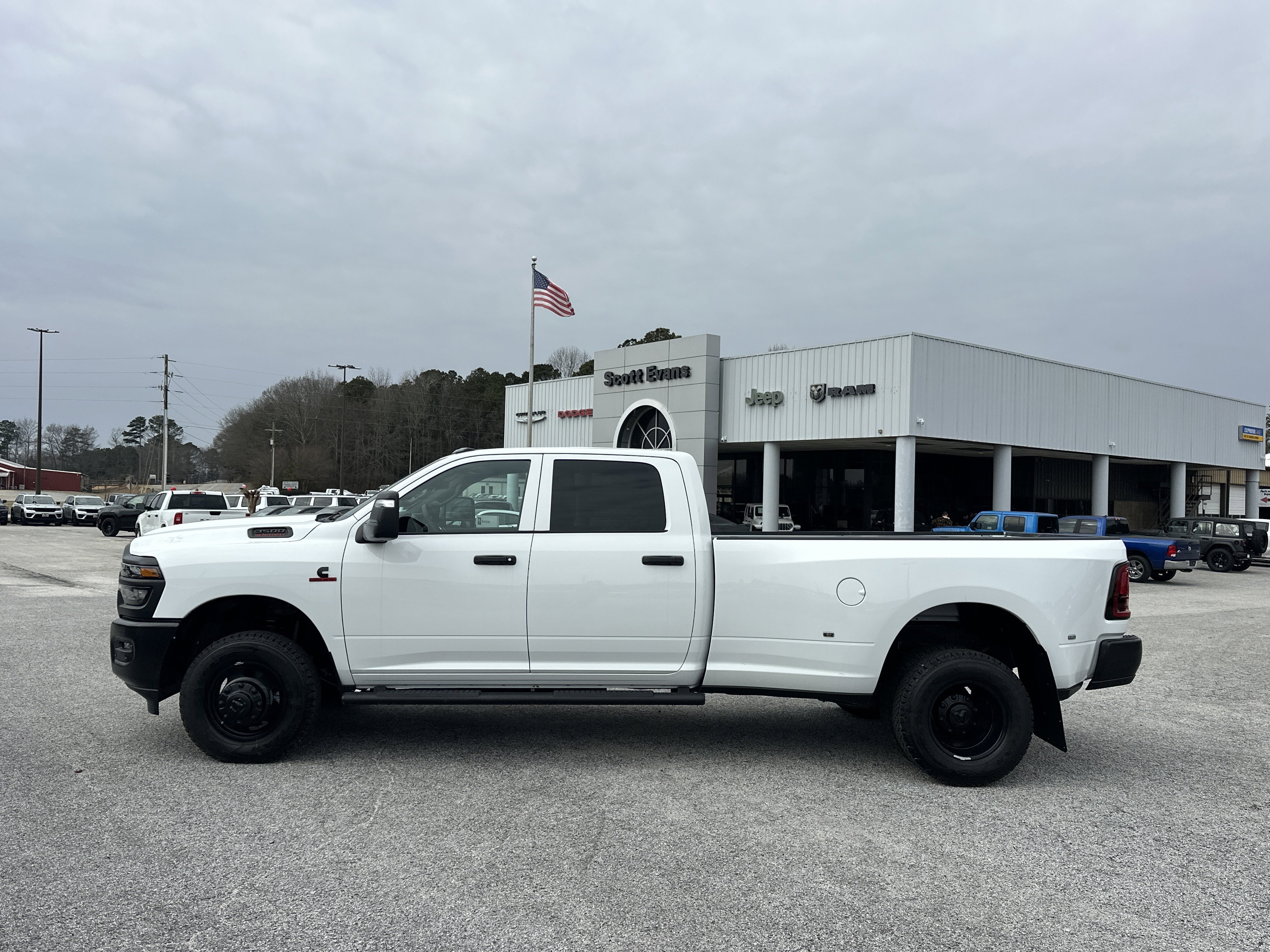 New 2026 Bright White Clear-Coat Exterior Paint RAM Tradesman image 5
