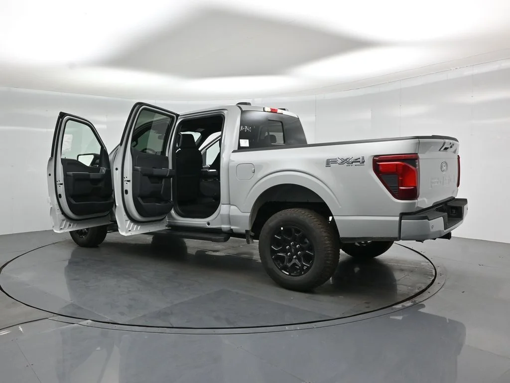 New 2026 Avalanche Ford XLT image 28