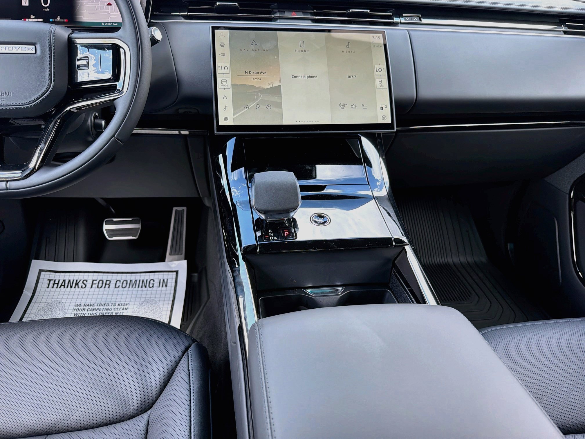 New 2027 Fuji White Land Rover Dynamic SE image 18