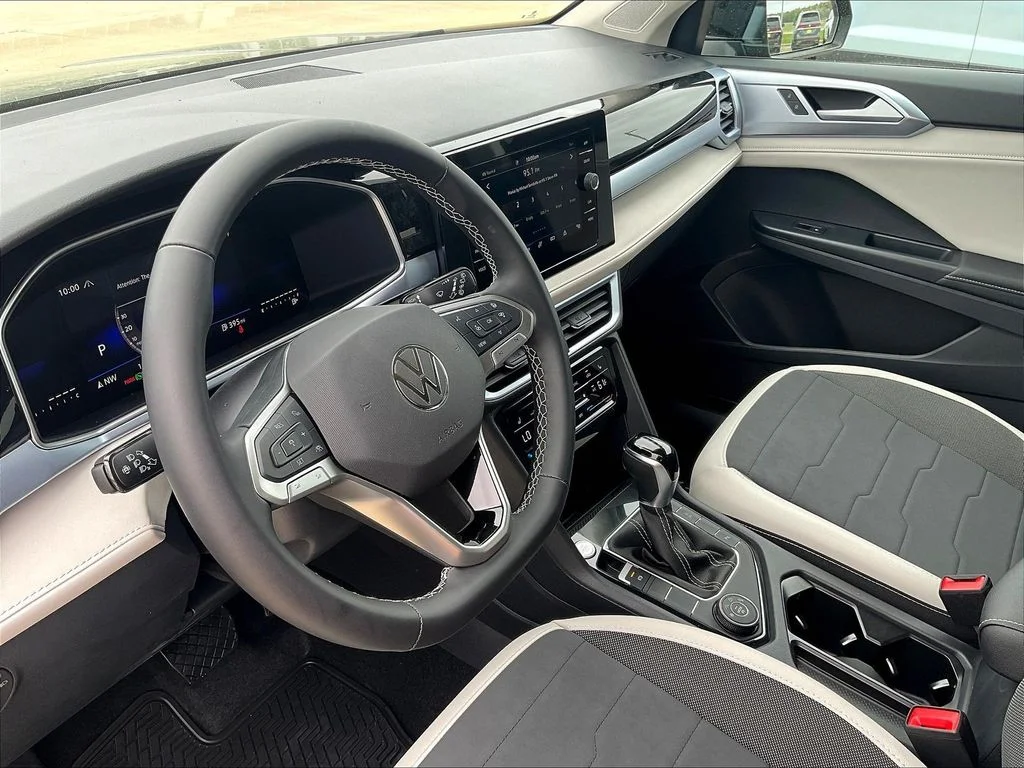New 2026 Black Volkswagen 1.5T SE image 25