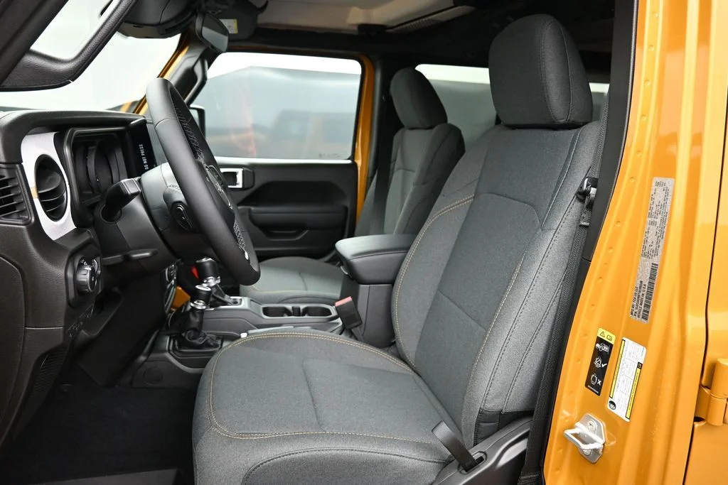 New 2026 Goldilocks Exterior Paint Jeep Sport S image 4