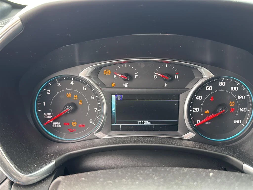 Used 2018 IRIDESCENT PEARL TRICOAT Chevrolet Premier image 13