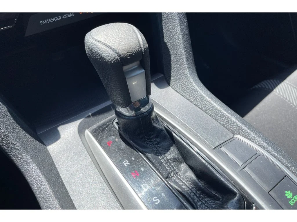 Used 2018 White Orchid Pearl Honda EX image 32