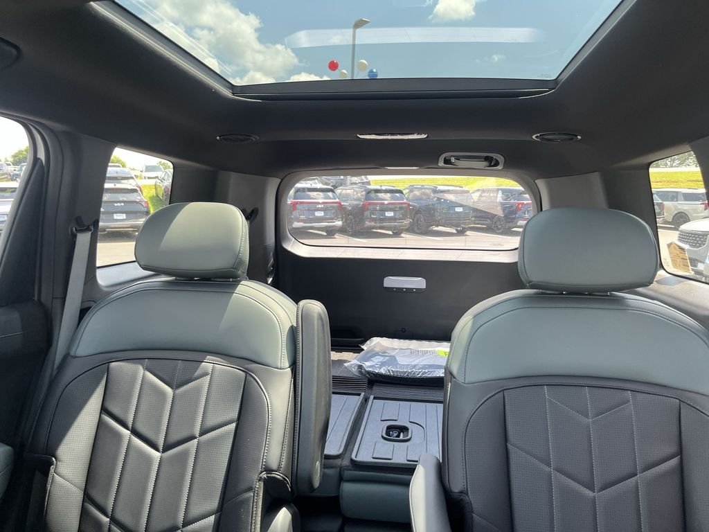 New 2027 Glacial White Pearl Kia X-Line SX image 13