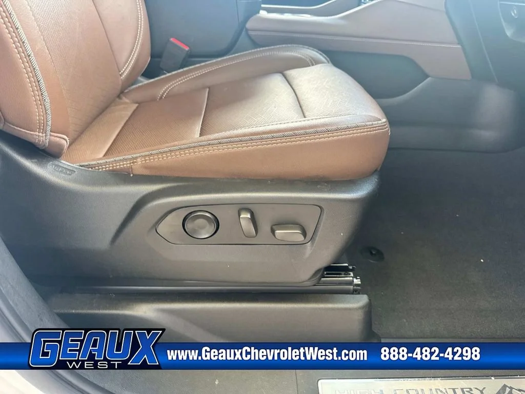 2023 Chevrolet Suburban High Country - Photo 23