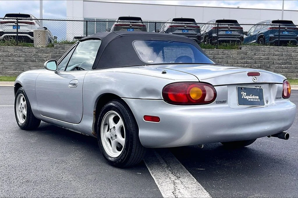 Used 1999 Silver Mazda Base image 8
