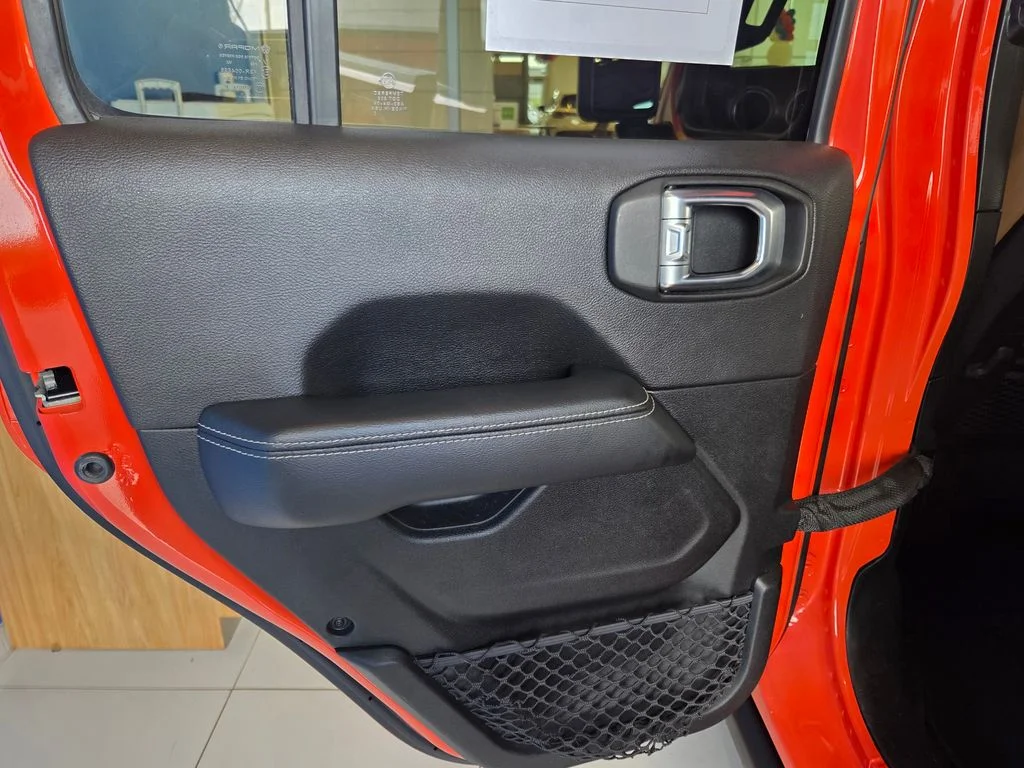 Used 2020 Punkn Metallic Clearcoat Jeep Rubicon image 16