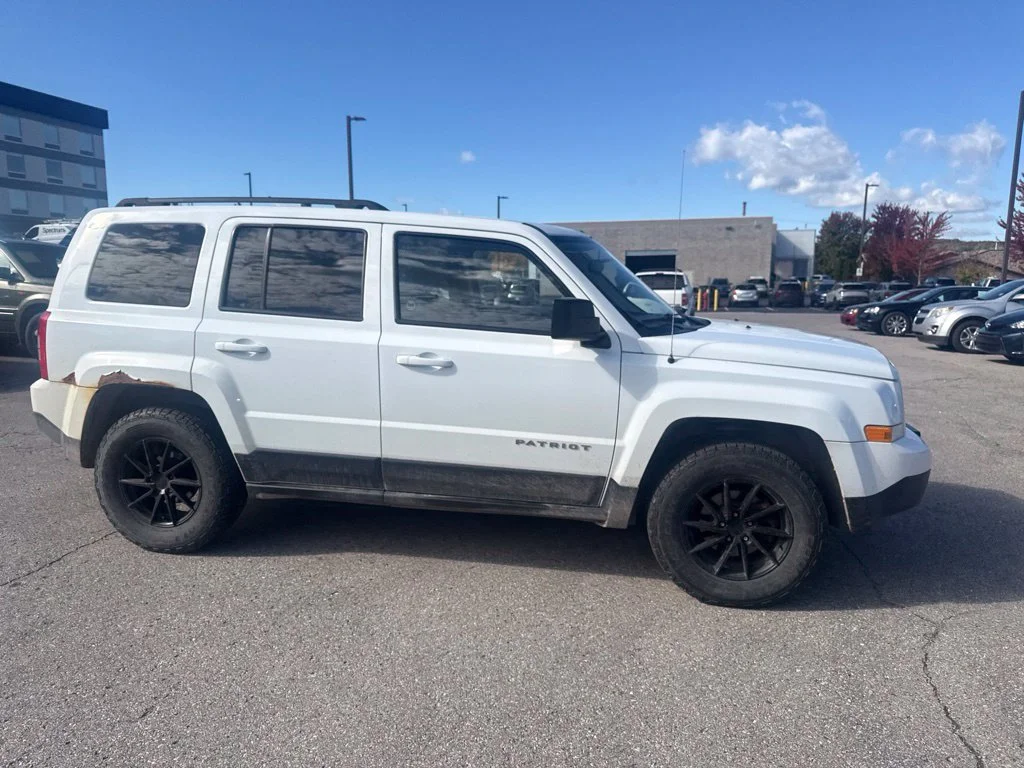 Used 2015 Bright White Clearcoat Jeep Sport image 12