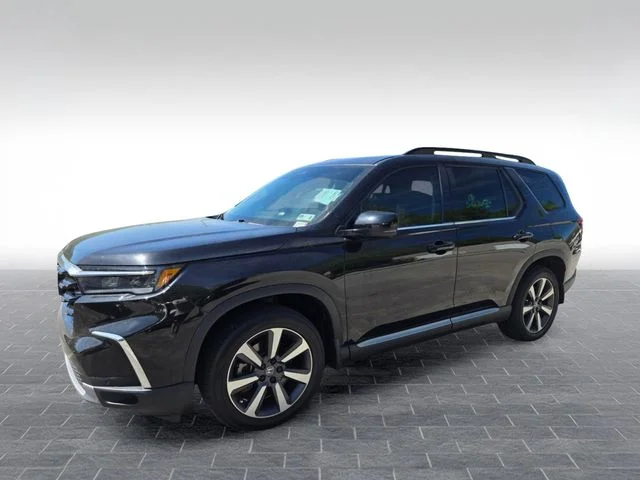 Used 2024 Black Honda Touring image 3