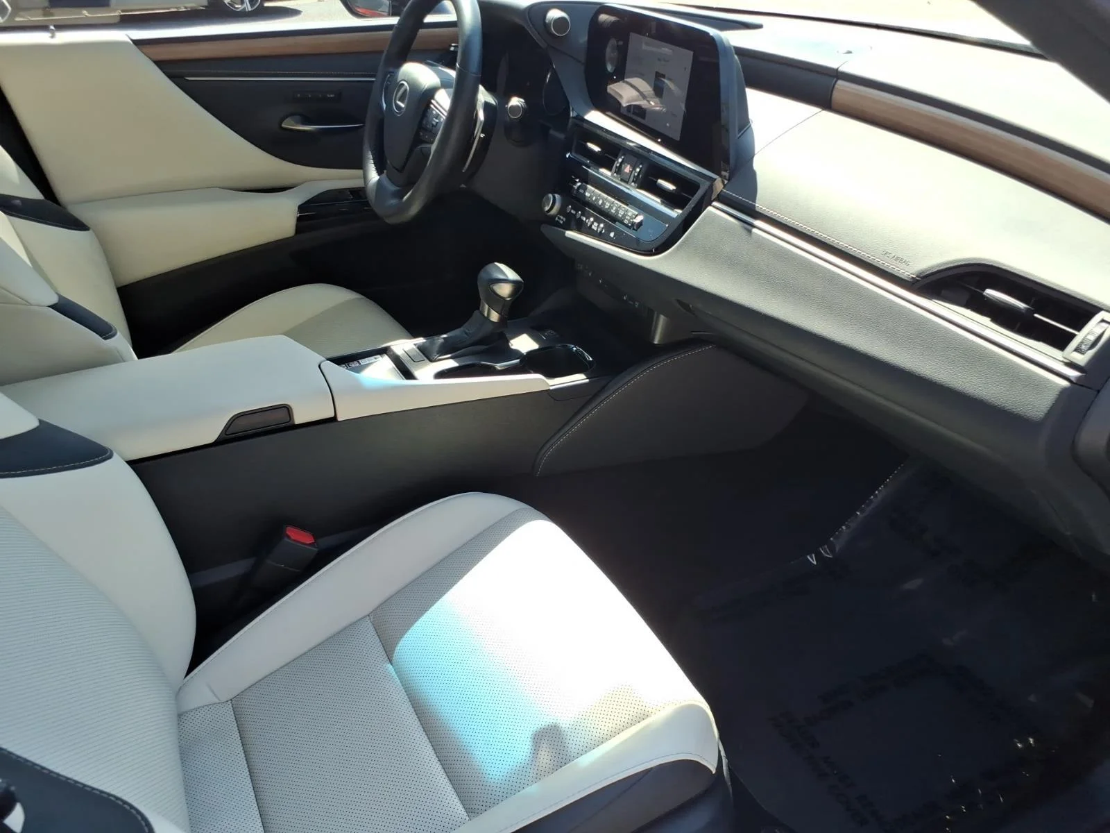 Used 2023 Eminent White Pearl Lexus ES 350 image 25