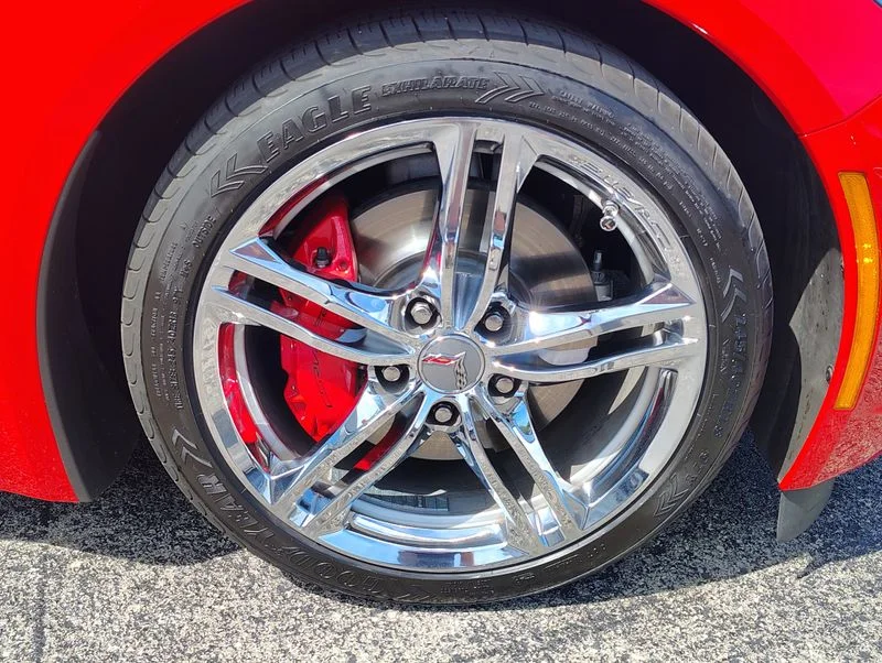 Used 2017 Red Chevrolet Stingray image 14