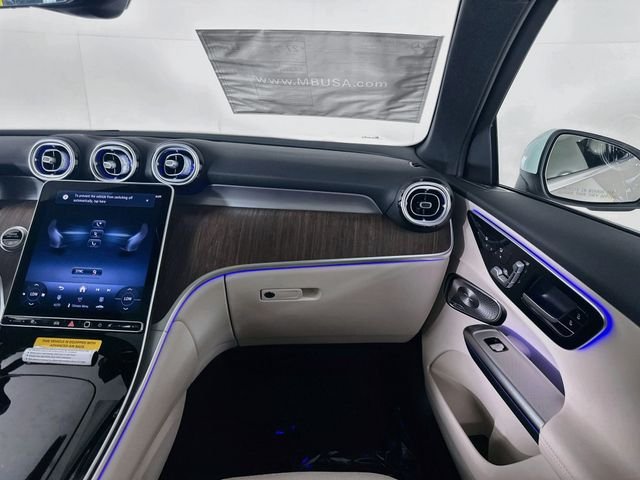 New 2027 Polar White Mercedes-Benz GLC 300 image 24
