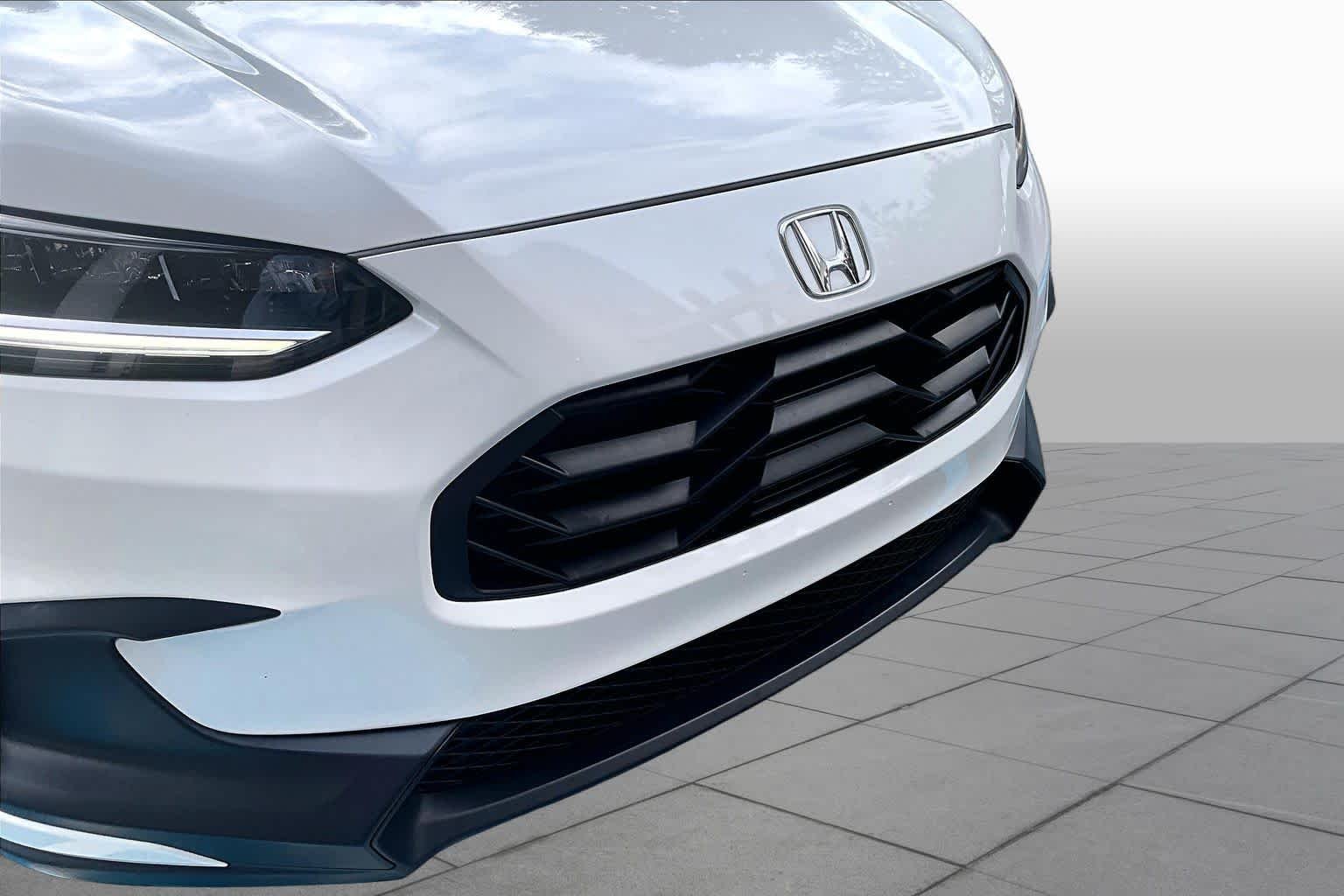 Certified Used 2024 Platinum White Pearl Honda Sport image 29