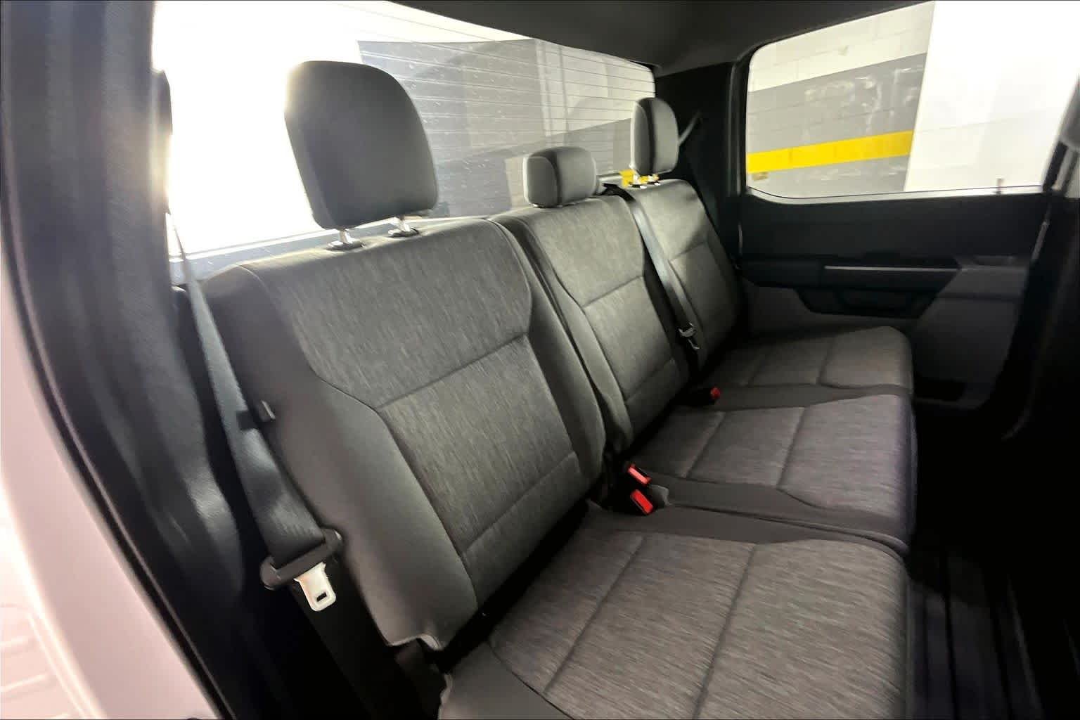 Used 2022 Oxford White Ford XL image 58