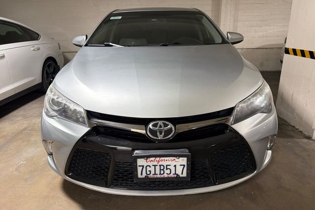 2015 Toyota Camry SE photo 5