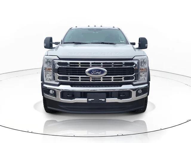 New 2025 Oxford White Ford XL image 2