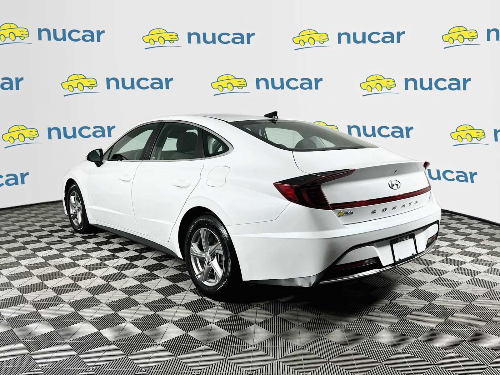 Used 2023 Serenity White Hyundai SE image 5