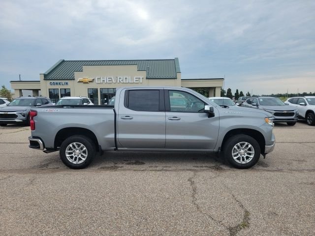 Used 2024 Gray Chevrolet LT image 20