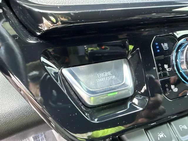 Used 2024 Silver GMC AT4 image 39