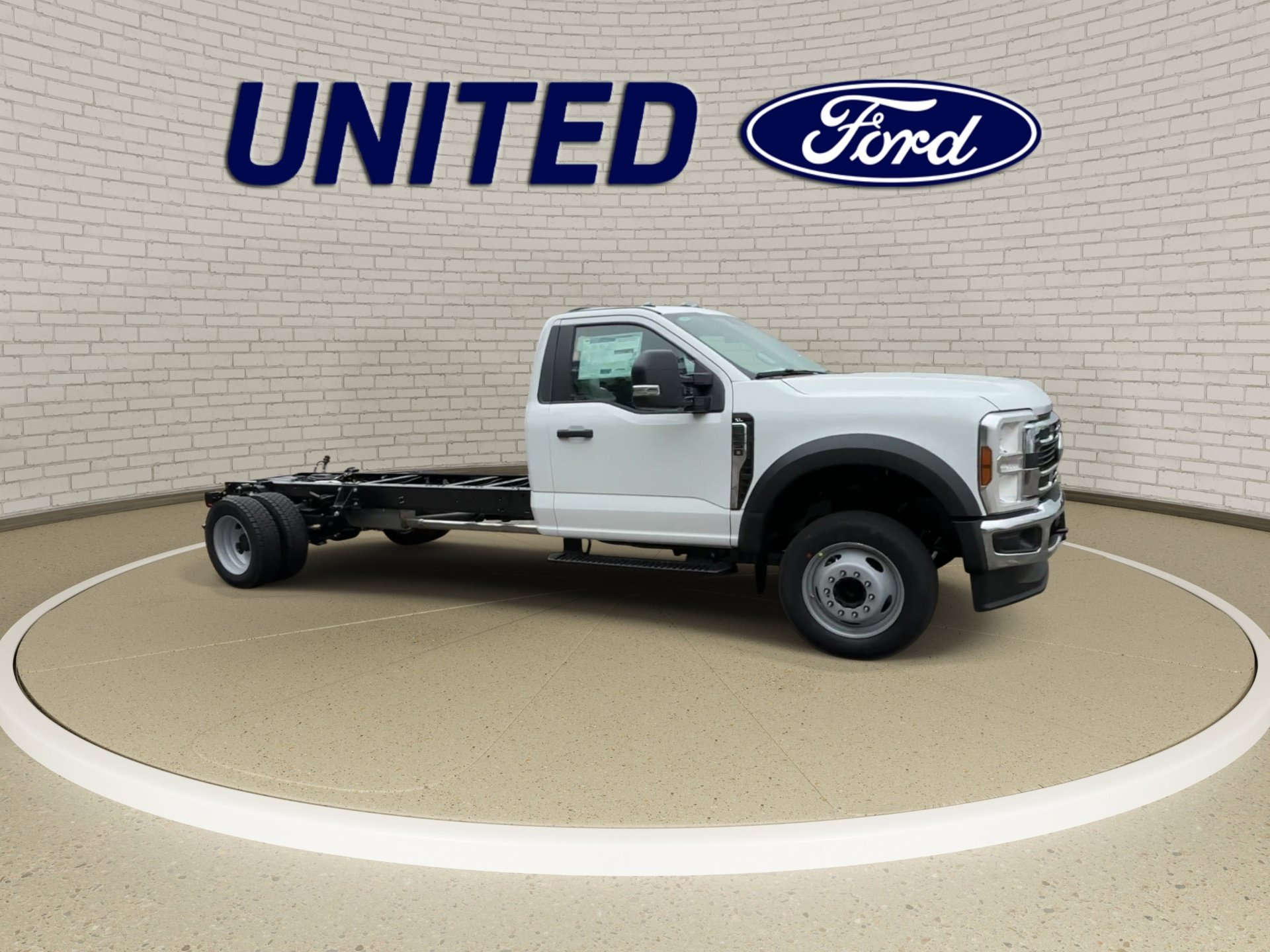 New 2026 Oxford White Ford F-550® XL image 3